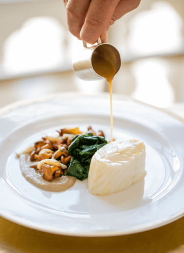 Turbot aux girolles ey epinards, ore Ducasse au Chateau de Versailles